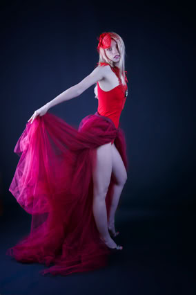 Stylizacyjna Sesja Fotograficzna. Portret Kobiety. Kobieca sesja zdjęciowa.