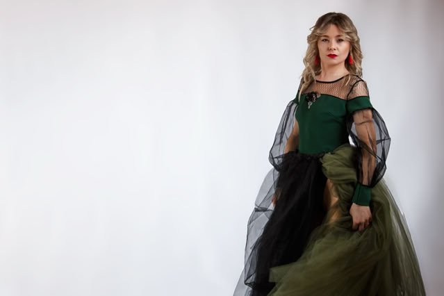 Stylizacyjna Sesja Fotograficzna. Portret Kobiety. Kobieca sesja zdjęciowa.